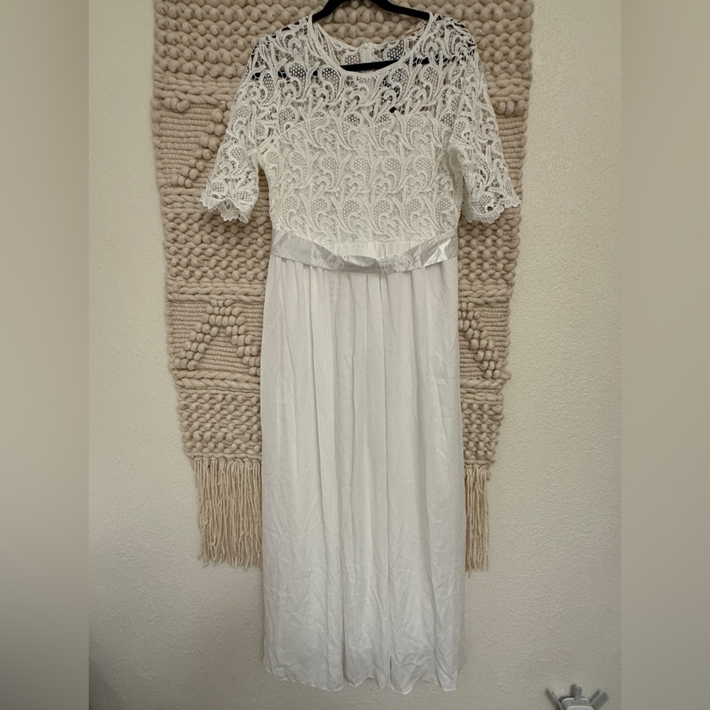 Chic White Lace Wedding Dress